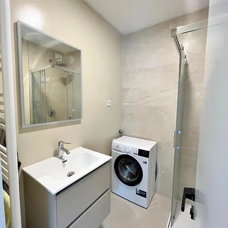 The Modern In The Nature With A Pool & Gym Apartamento Kostrena