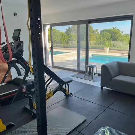 The Modern In The Nature With A Pool & Gym Apartamento Kostrena