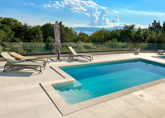 The Modern In The Nature With A Pool & Gym Apartmán Kostrena