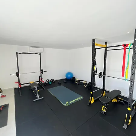The Modern In The Nature With A Pool & Gym شقة